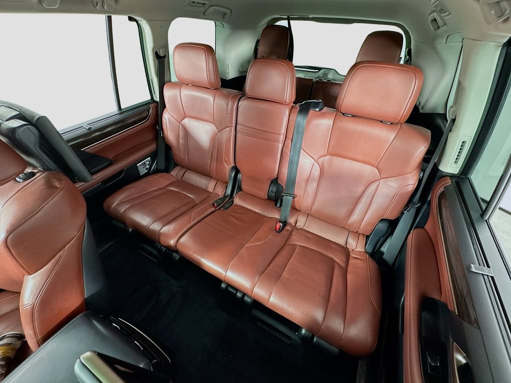 Used 2018 Lexus LX 570 4WD w/ Luxury Package image 12