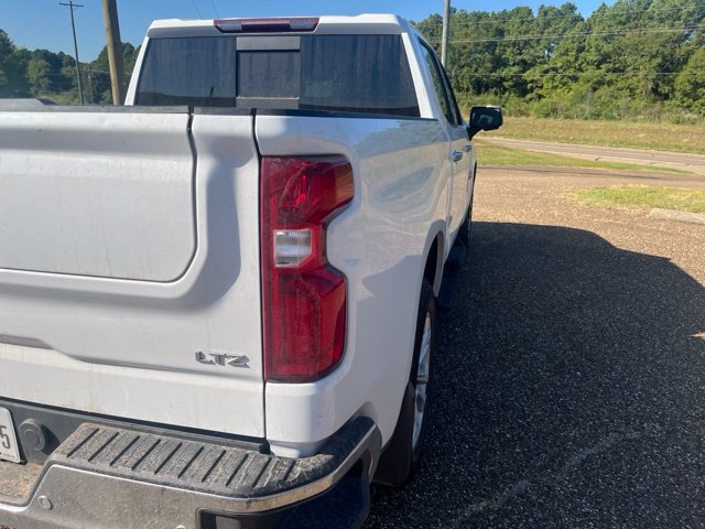 Used 2024 Chevrolet Silverado 1500 LTZ AWD/4WD image 4