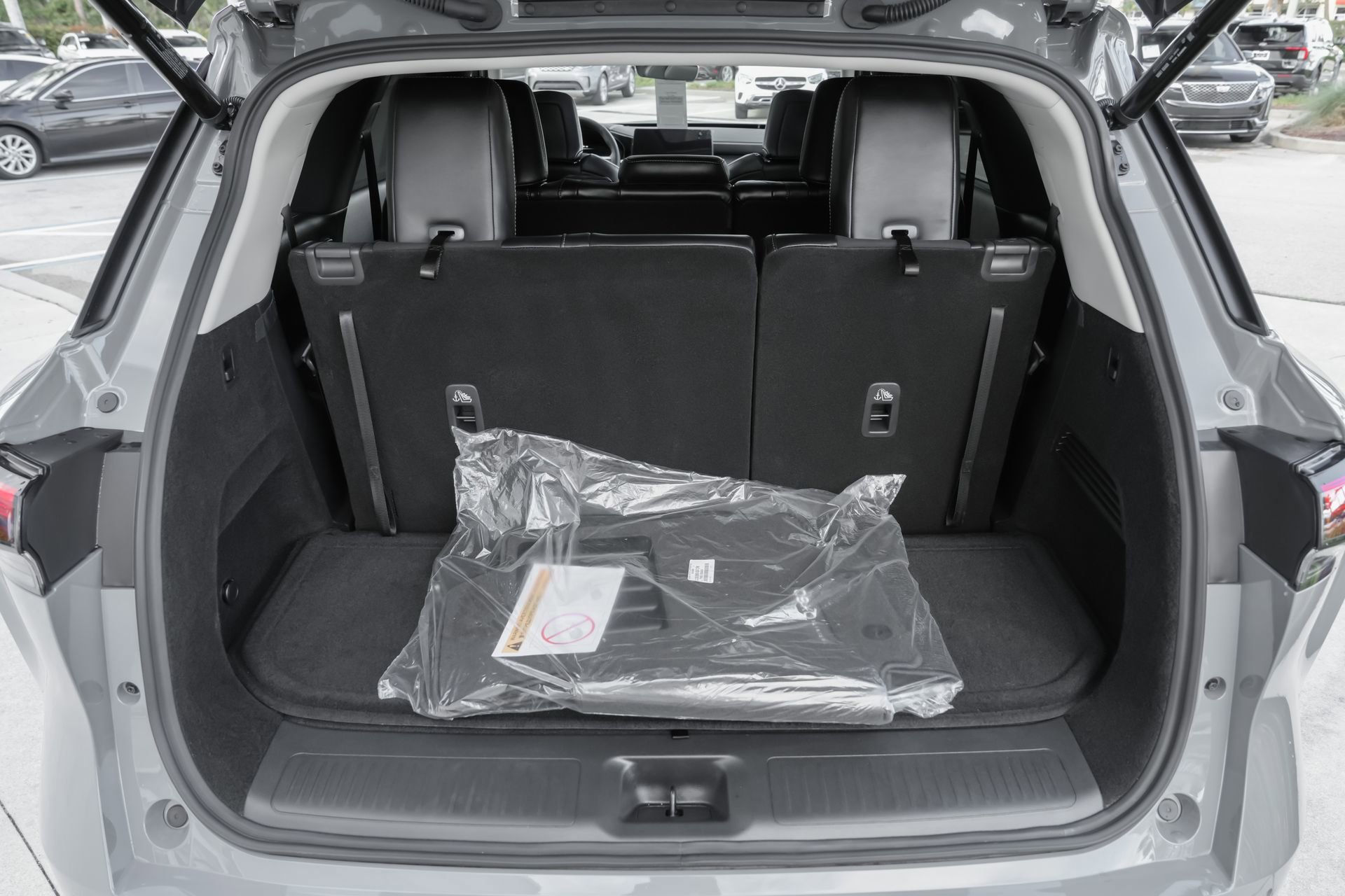 Certified 2026 INFINITI QX60 Luxe w/ Cargo Package FWD image 41