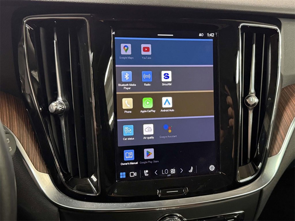 Used 2023 Volvo V60 B5 Cross Country Plus w/ Climate Package image 6