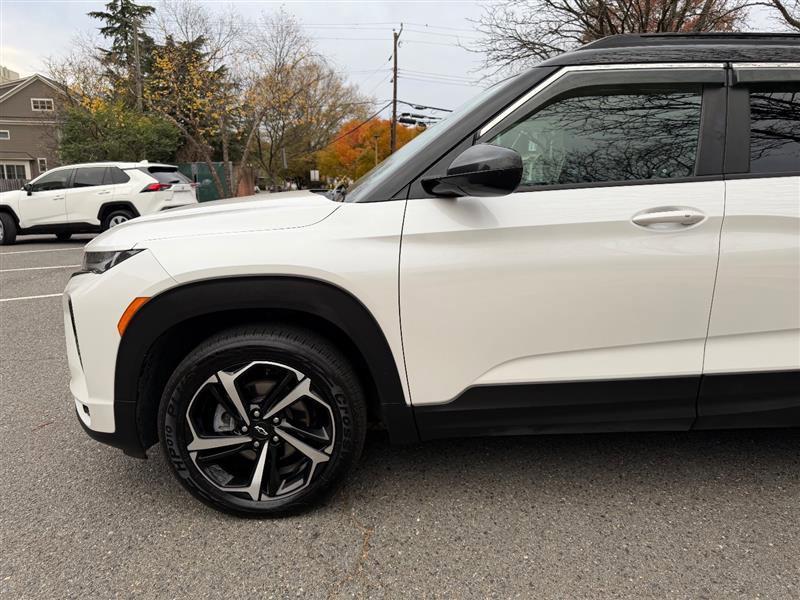 Used 2021 Chevrolet TrailBlazer RS w/ Sun and Liftgate Package image 12