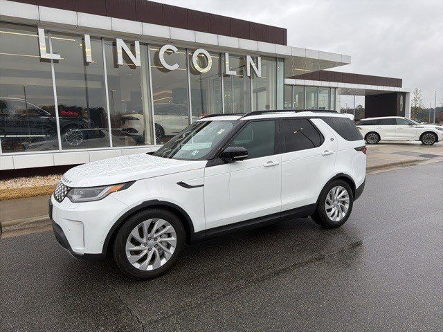 Used 2025 Land Rover Discovery S image 1