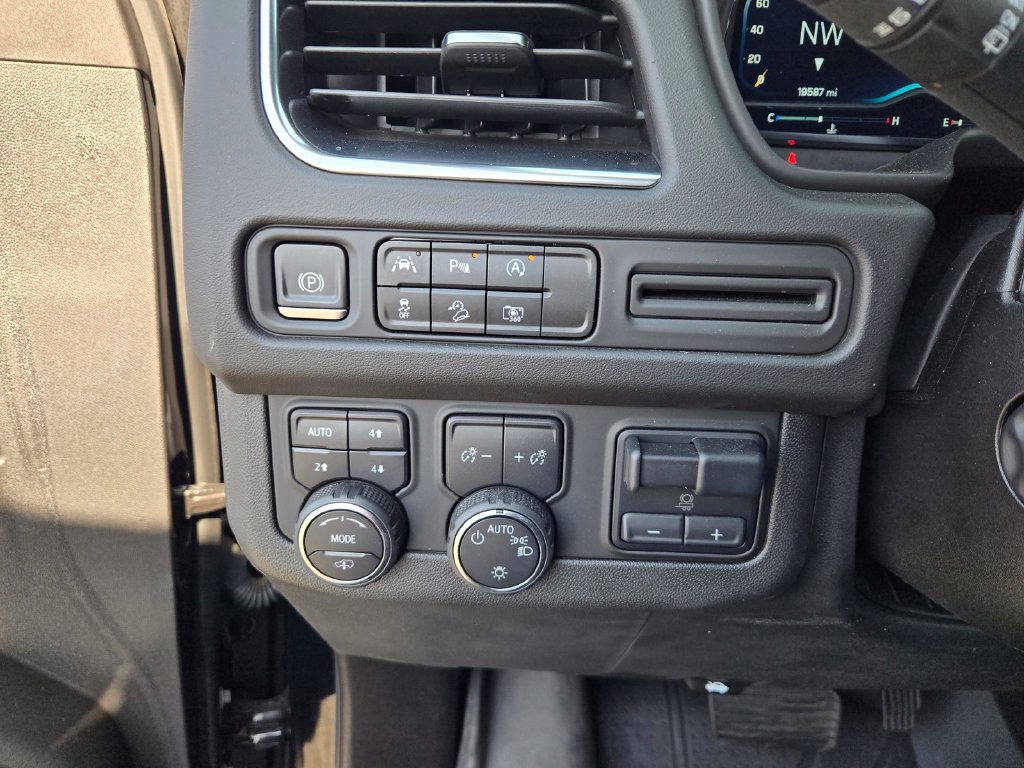 Used 2023 Chevrolet Tahoe Z71 w/ Off-Road Capability Package AWD/4WD image 19