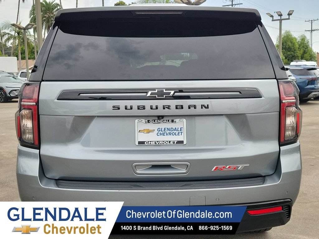 Used 2024 Chevrolet Suburban RST RWD image 12