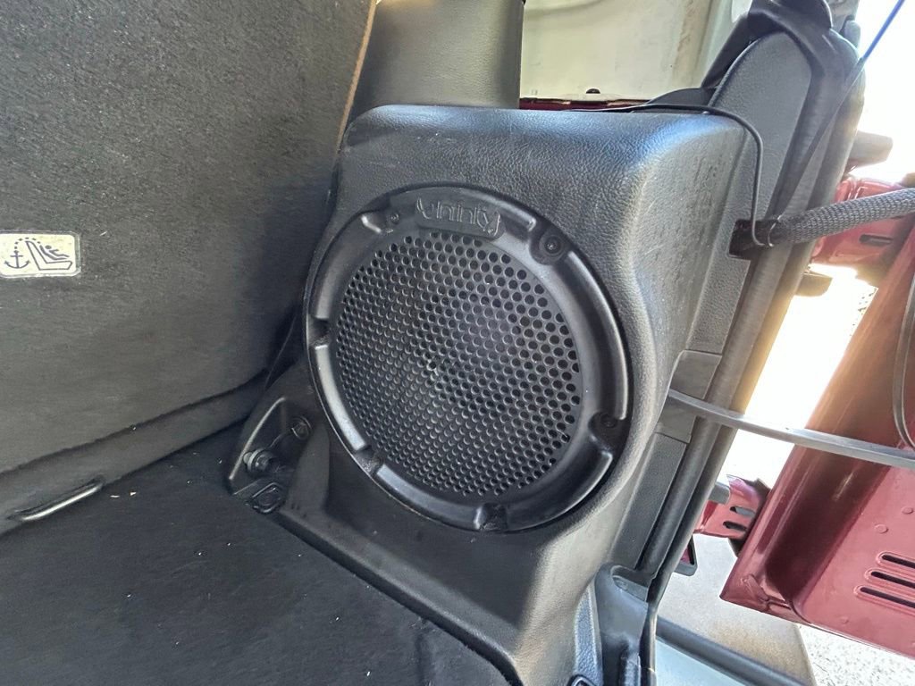 Used 2012 Jeep Wrangler Sahara image 32