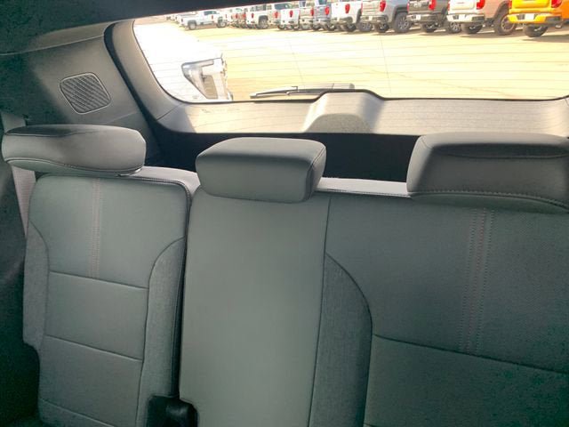 New 2026 GMC Acadia AT4 AWD/4WD image 17
