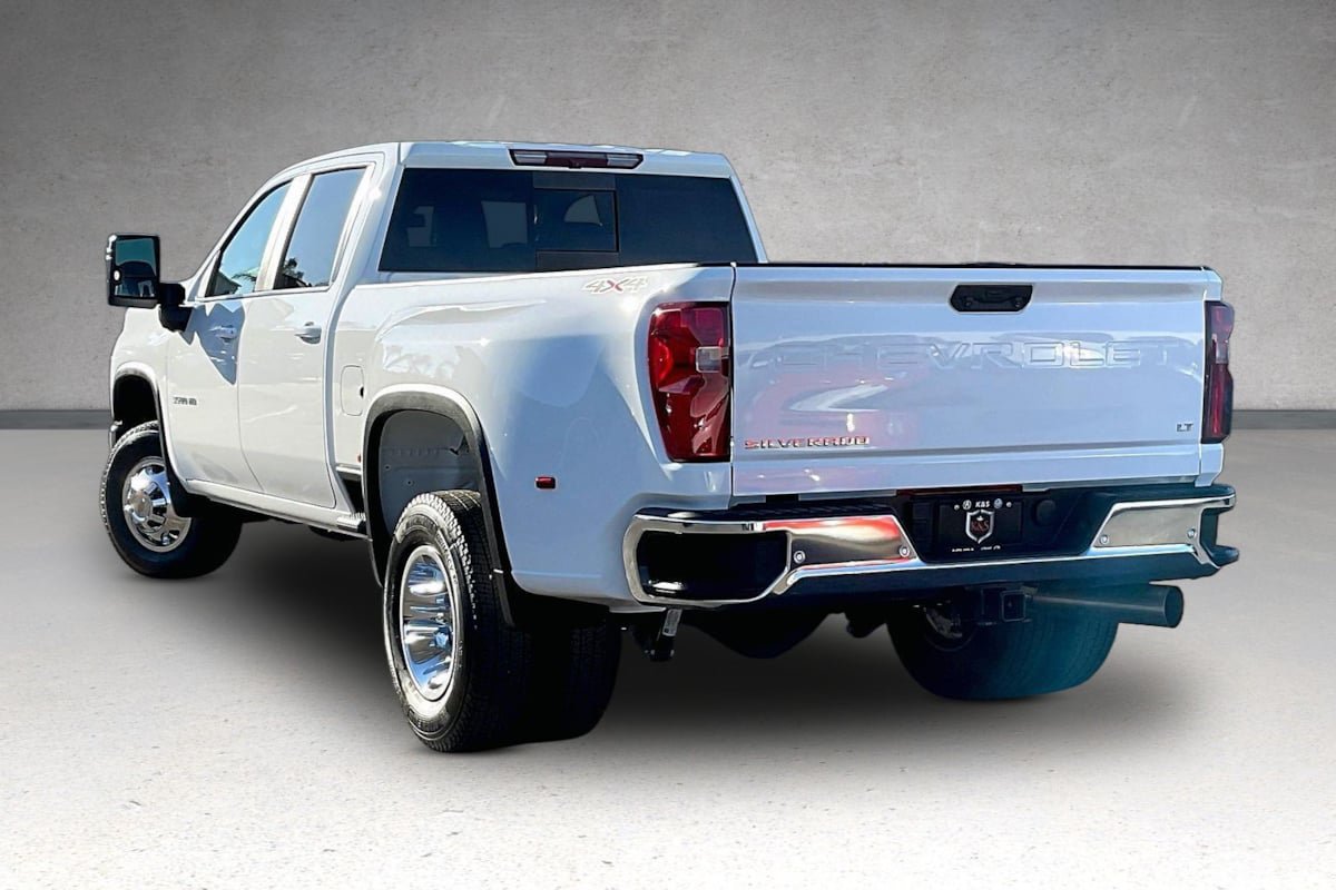Used 2025 Chevrolet Silverado 3500 LT w/ Safety Package AWD/4WD image 35