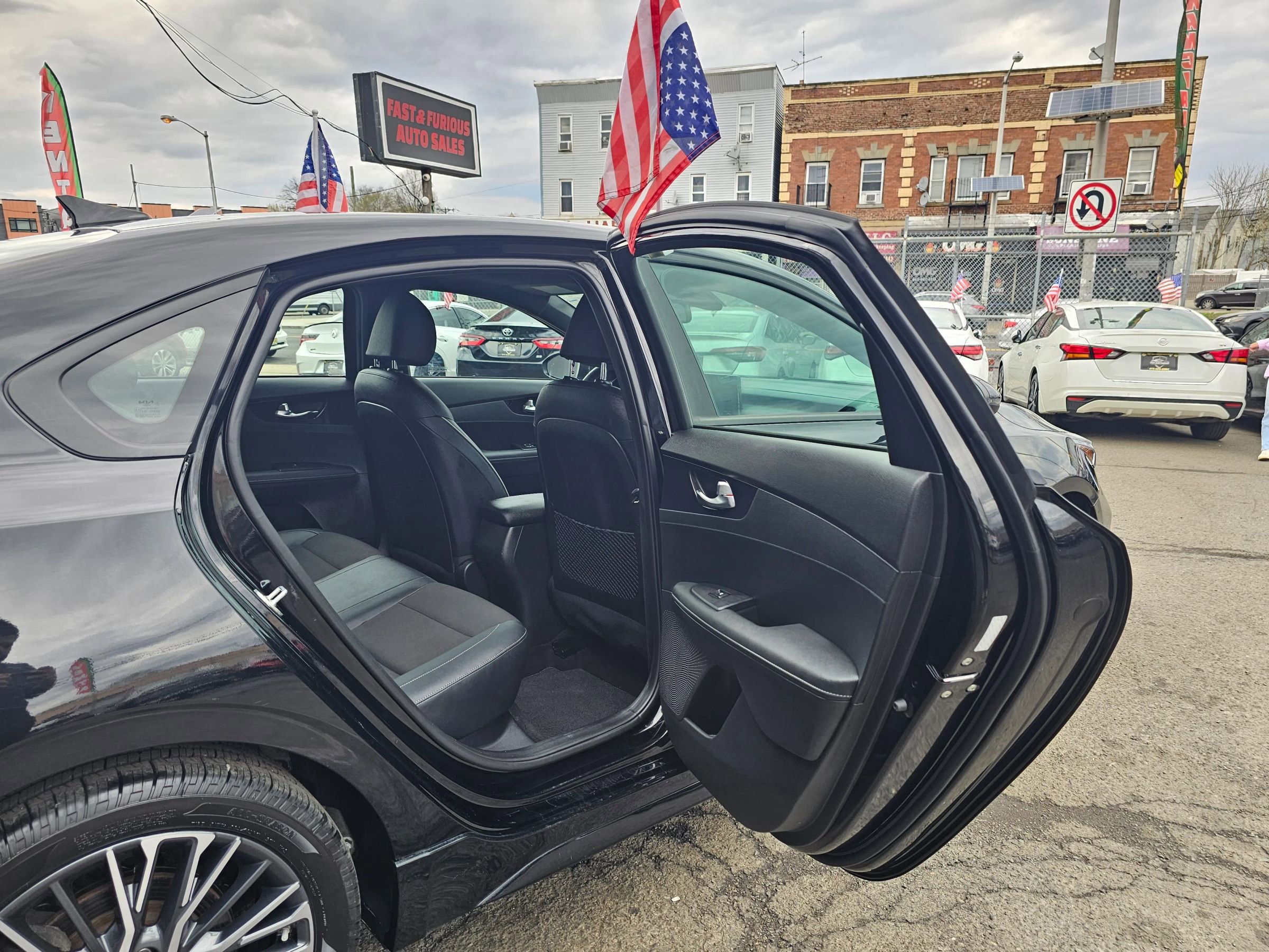 Used 2023 Kia Forte GT-Line w/ GT-Line Premium Package image 12