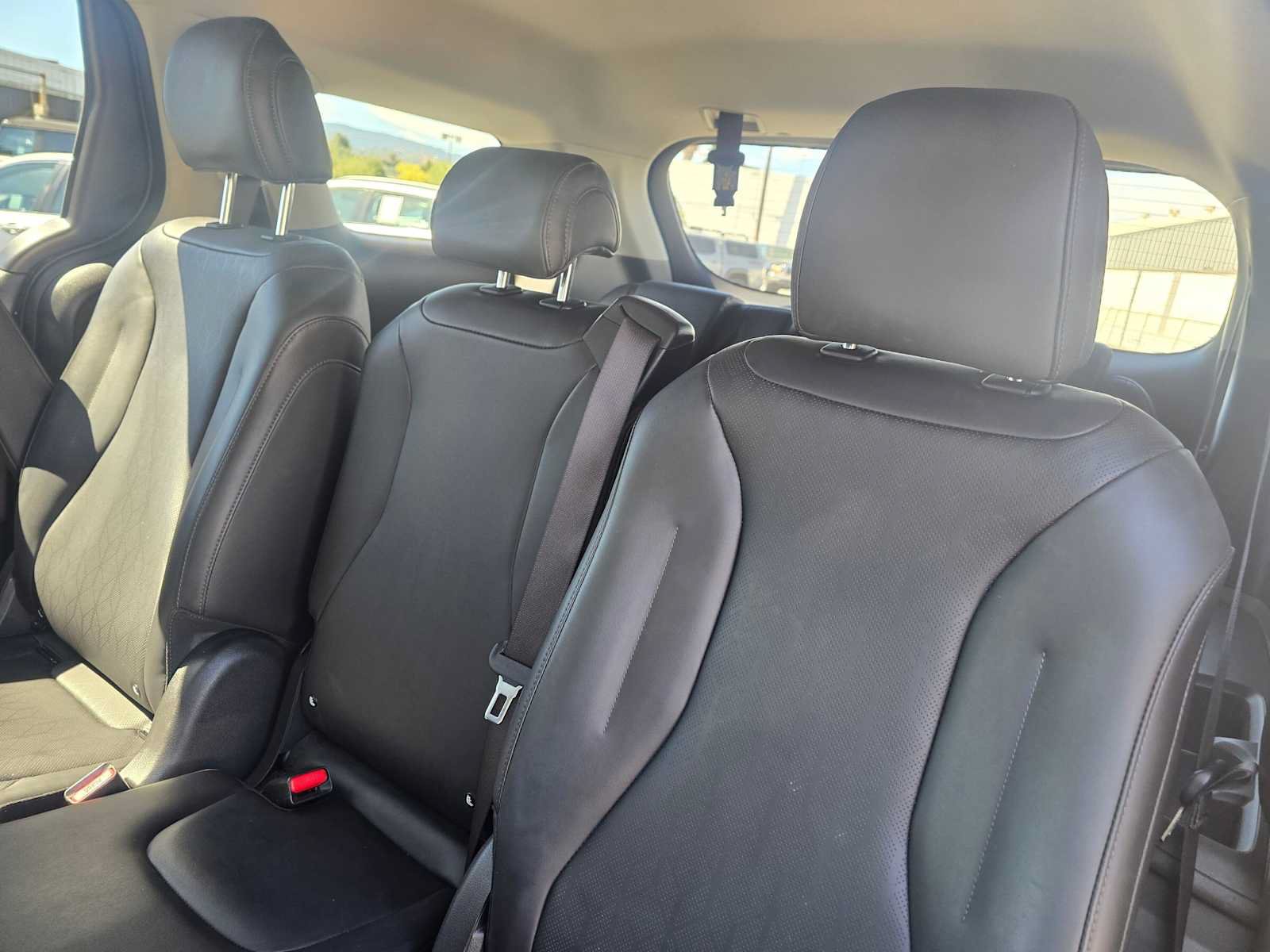 Used 2026 Kia Carnival LXS FWD image 18