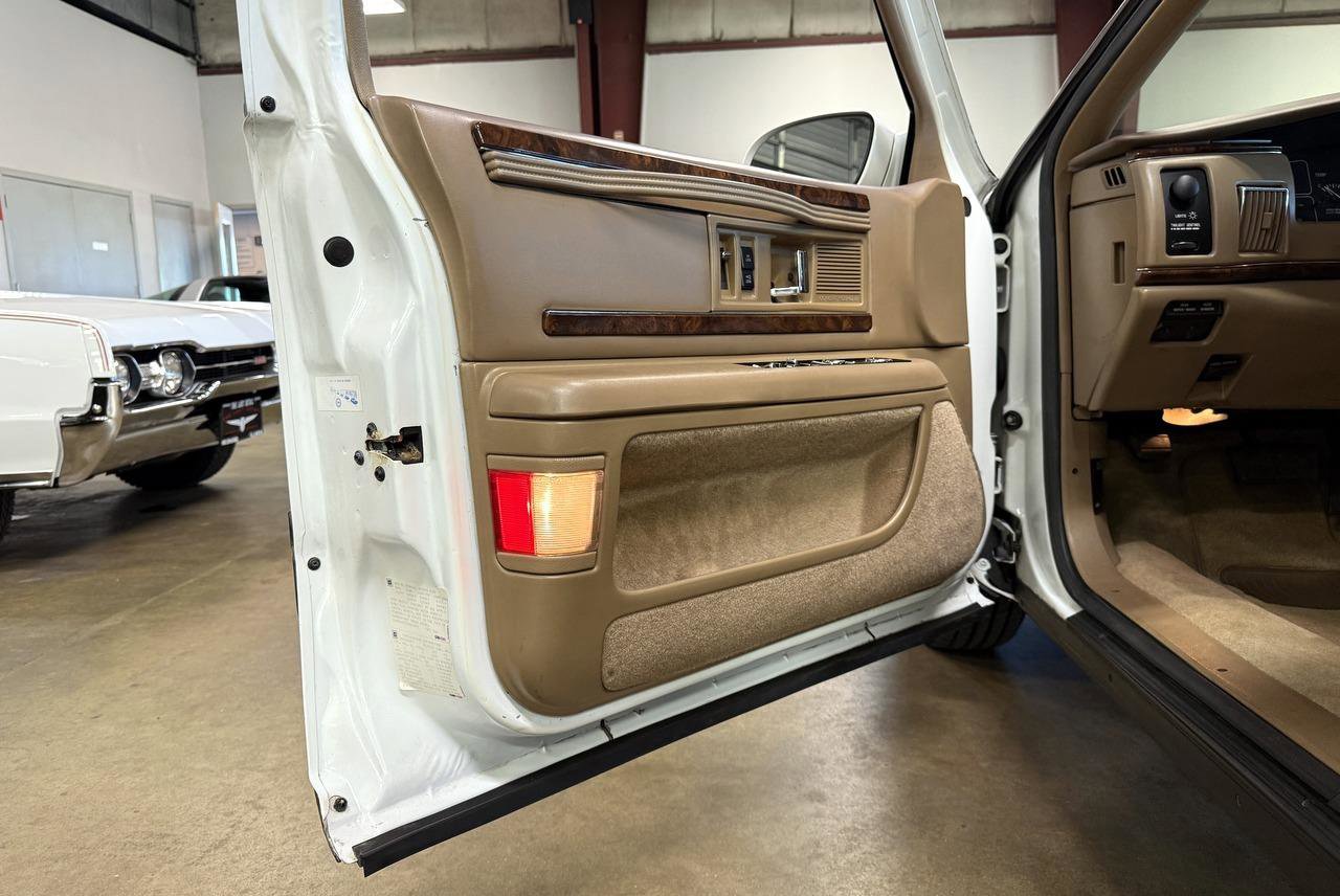 Used 1995 Buick Roadmaster Estate RWD image 59