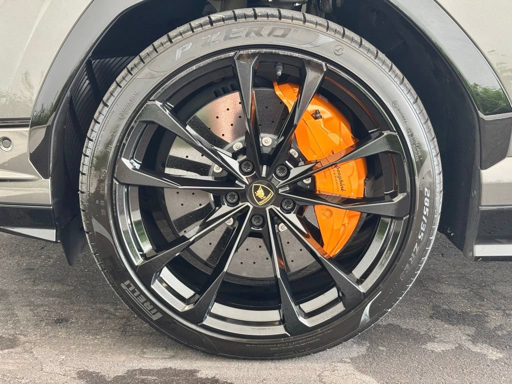 Used 2024 Lamborghini Urus S AWD/4WD image 15