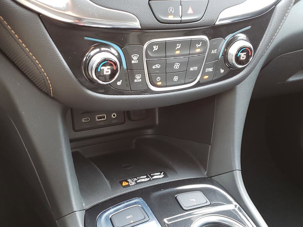 Used 2022 Chevrolet Equinox Premier w/ LPO, Floor Liner Package AWD/4WD image 24