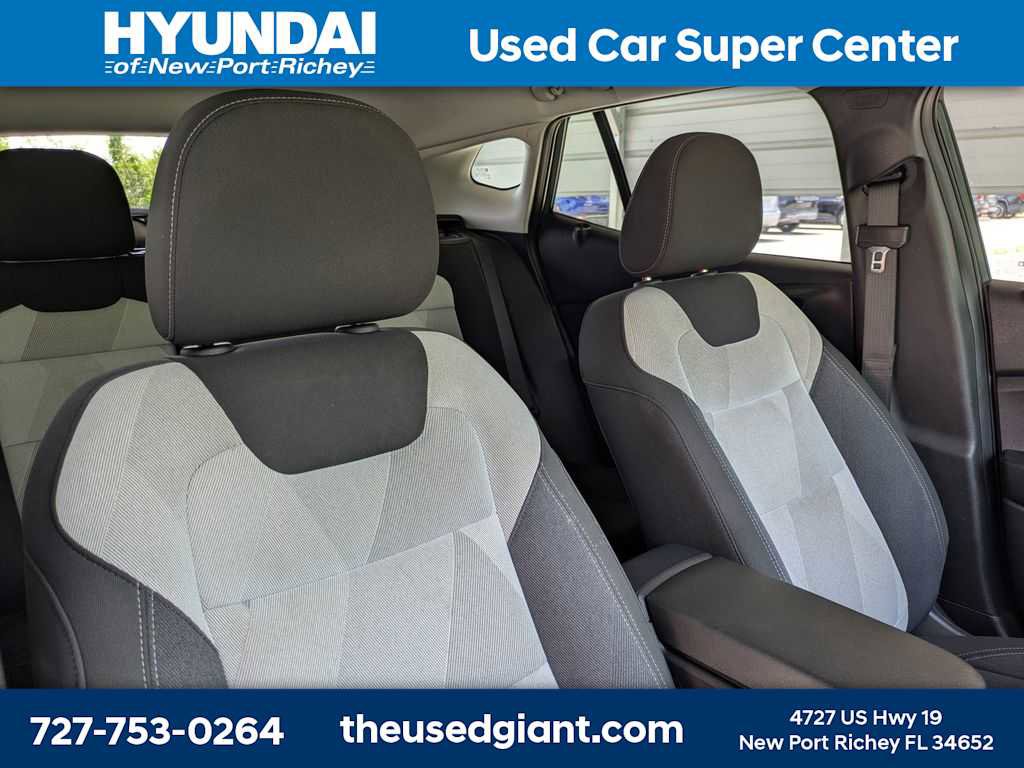 Used 2025 Chevrolet Trax LS FWD image 6