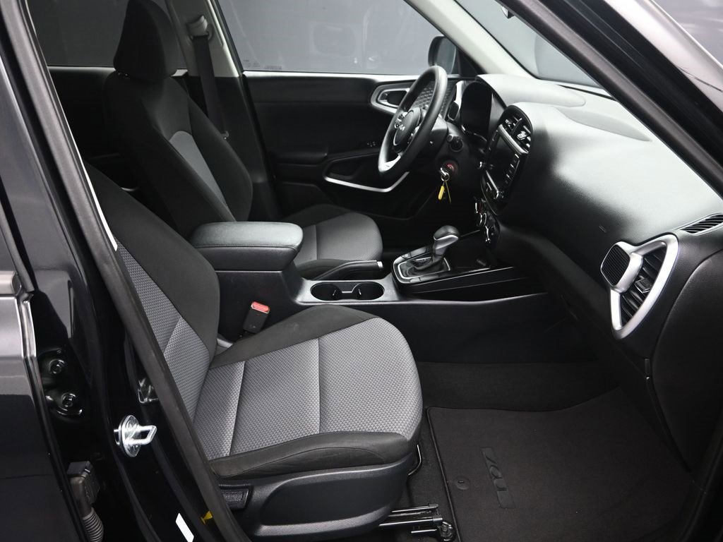 Certified 2024 Kia Soul LX w/ Option Group 015 image 32