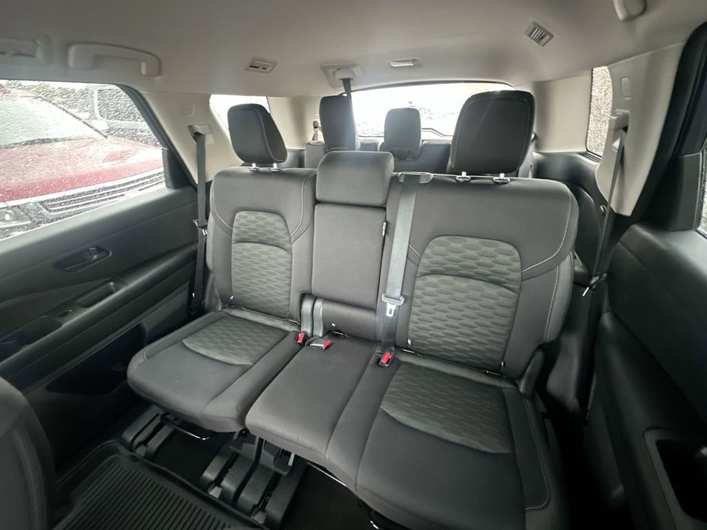 Used 2024 Nissan Pathfinder SV image 48