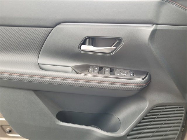 New 2026 Nissan Kicks SR image 19