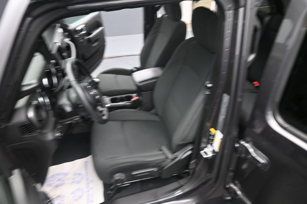 Used 2022 Jeep Wrangler Unlimited Sport AWD/4WD image 19