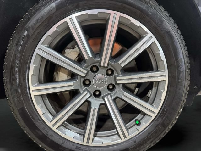 Used 2019 Audi Q7 3.0T Prestige w/ Prestige Package AWD/4WD image 34