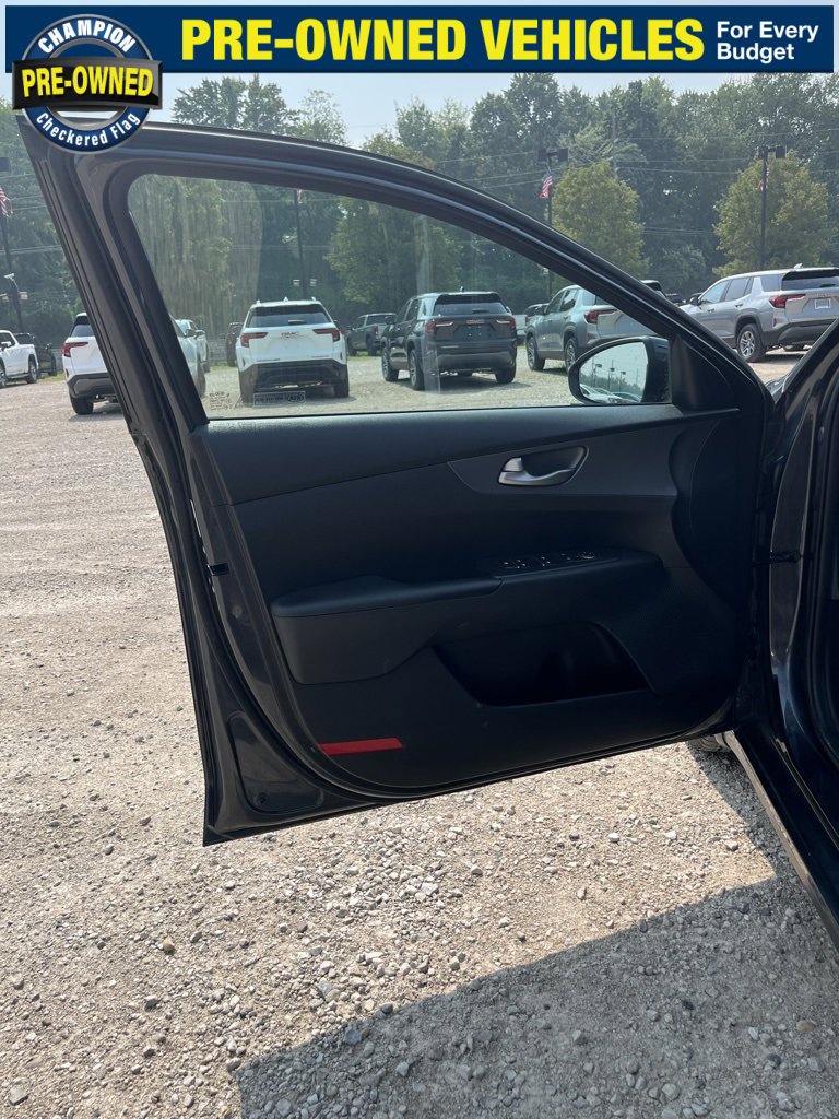 Used 2021 Kia Forte LXS image 11