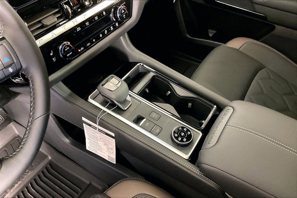 New 2026 Nissan Pathfinder Platinum w/ Accent Package image 12