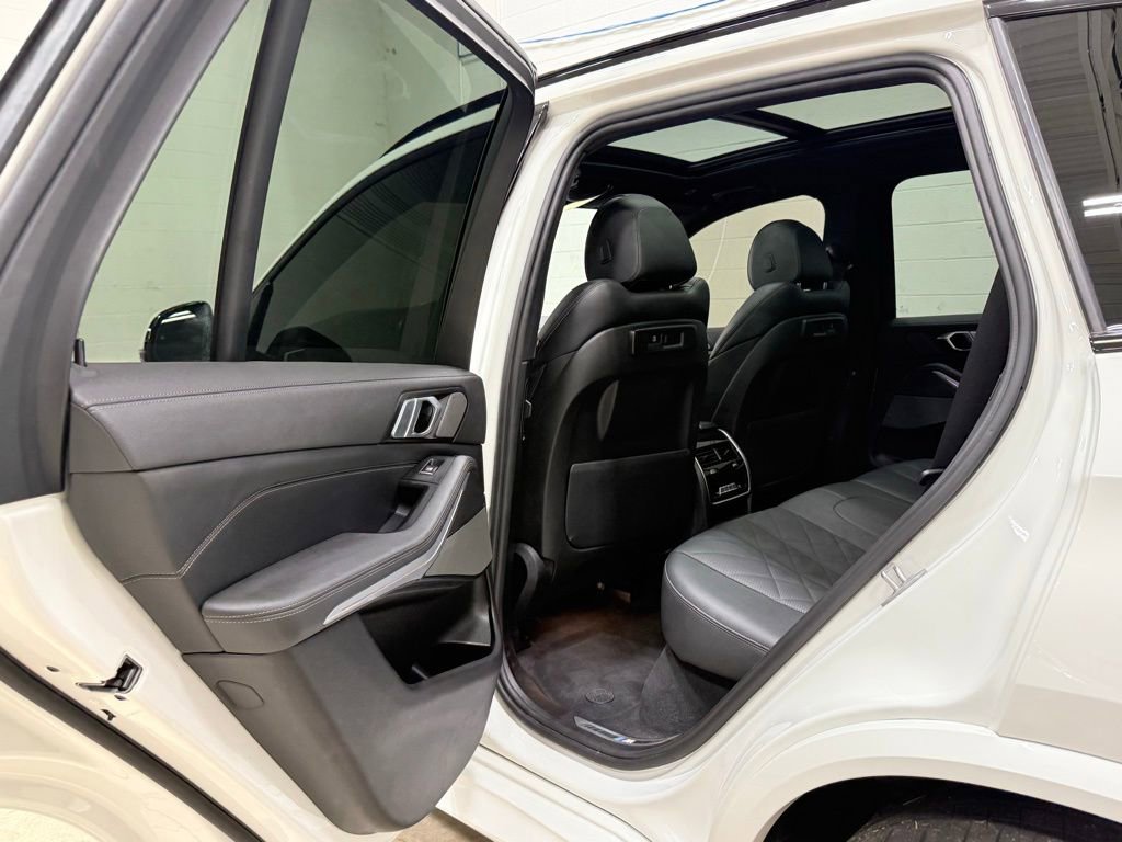 Used 2023 BMW X5 xDrive40i w/ M Sport Package image 21
