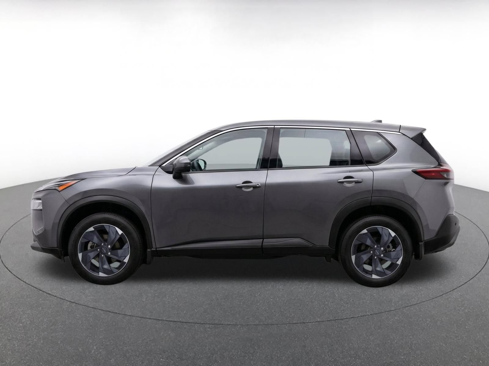 Used 2025 Nissan Rogue SV AWD/4WD image 4