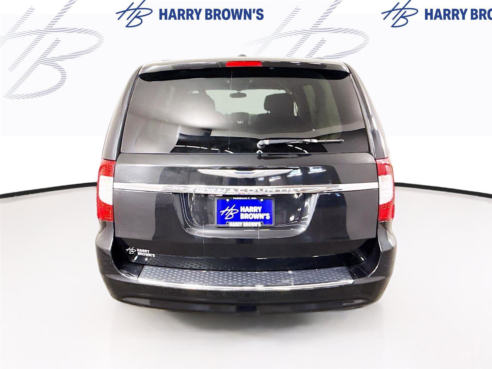 Used 2016 Chrysler Town & Country Touring image 30