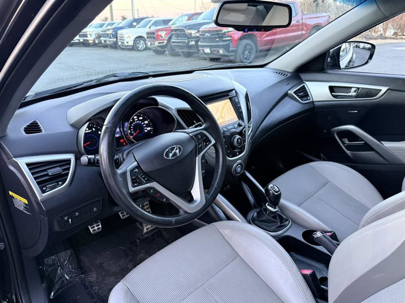 Used 2013 Hyundai Veloster w/ Style Pkg image 23
