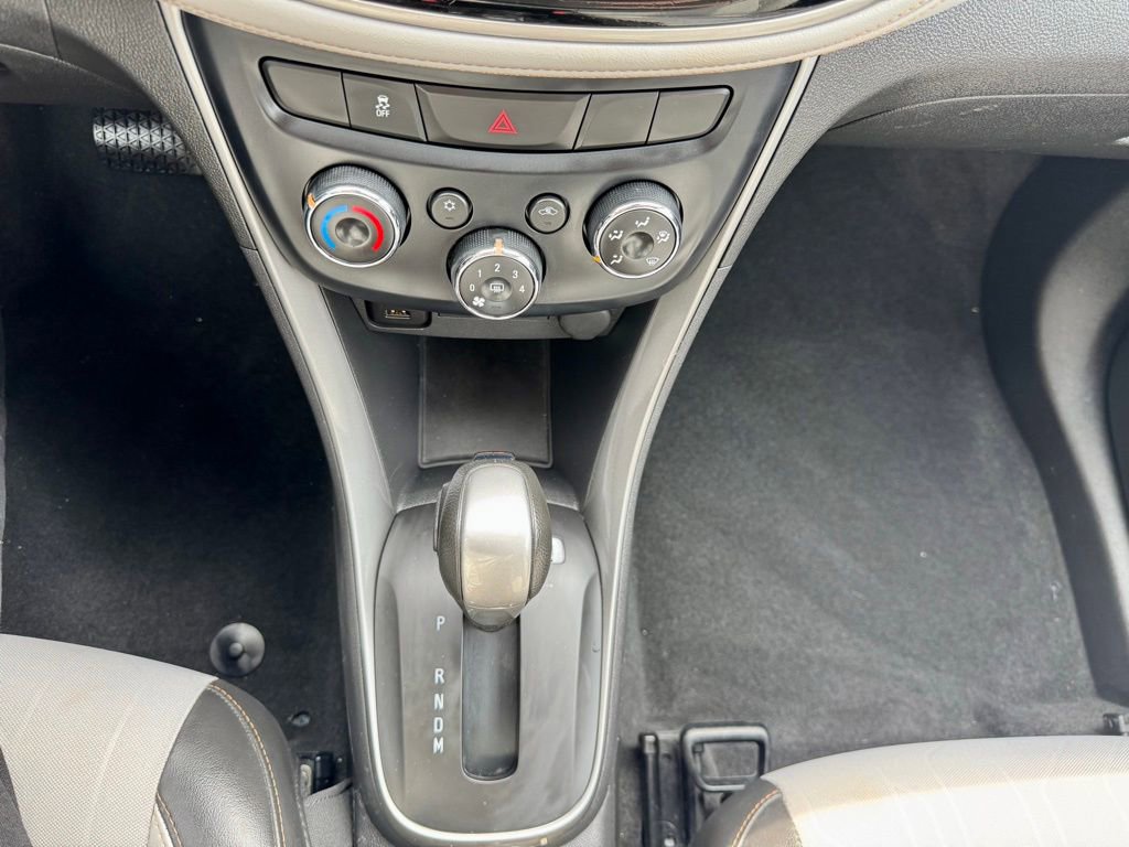 Used 2020 Chevrolet Trax LT w/ Driver Confidence Package image 21