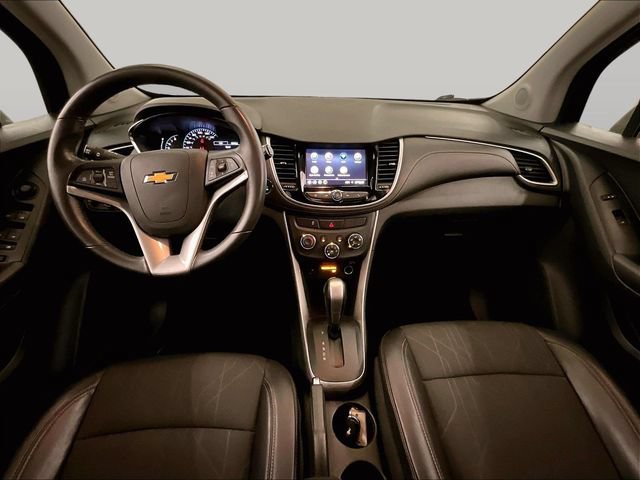 Used 2020 Chevrolet Trax LT w/ LT Convenience Package AWD/4WD image 14