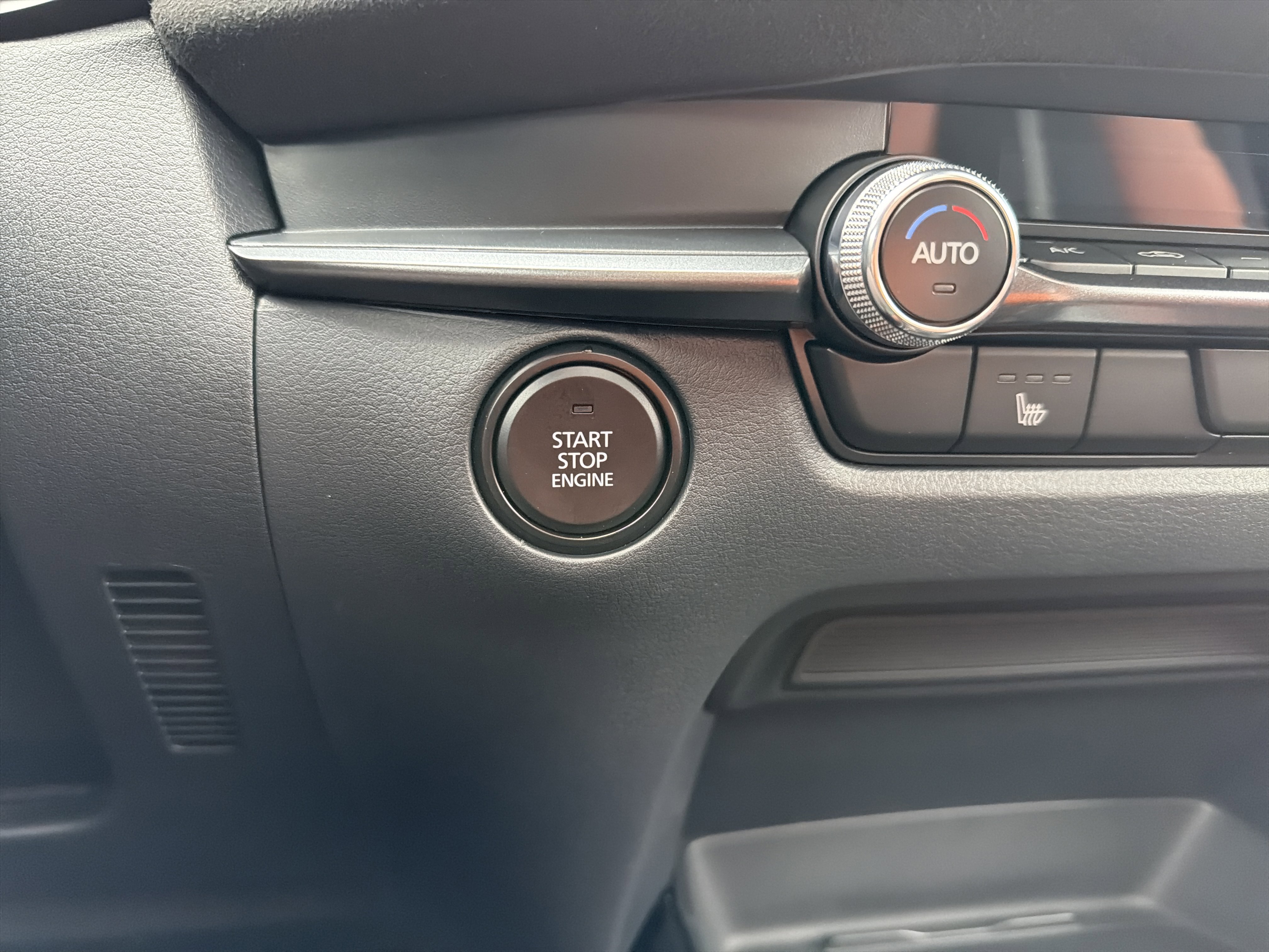 Used 2025 MAZDA CX-30 Carbon image 20