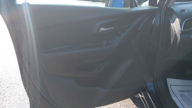 Used 2019 Chevrolet Trax LS w/ Tint and Cruise Package image 12