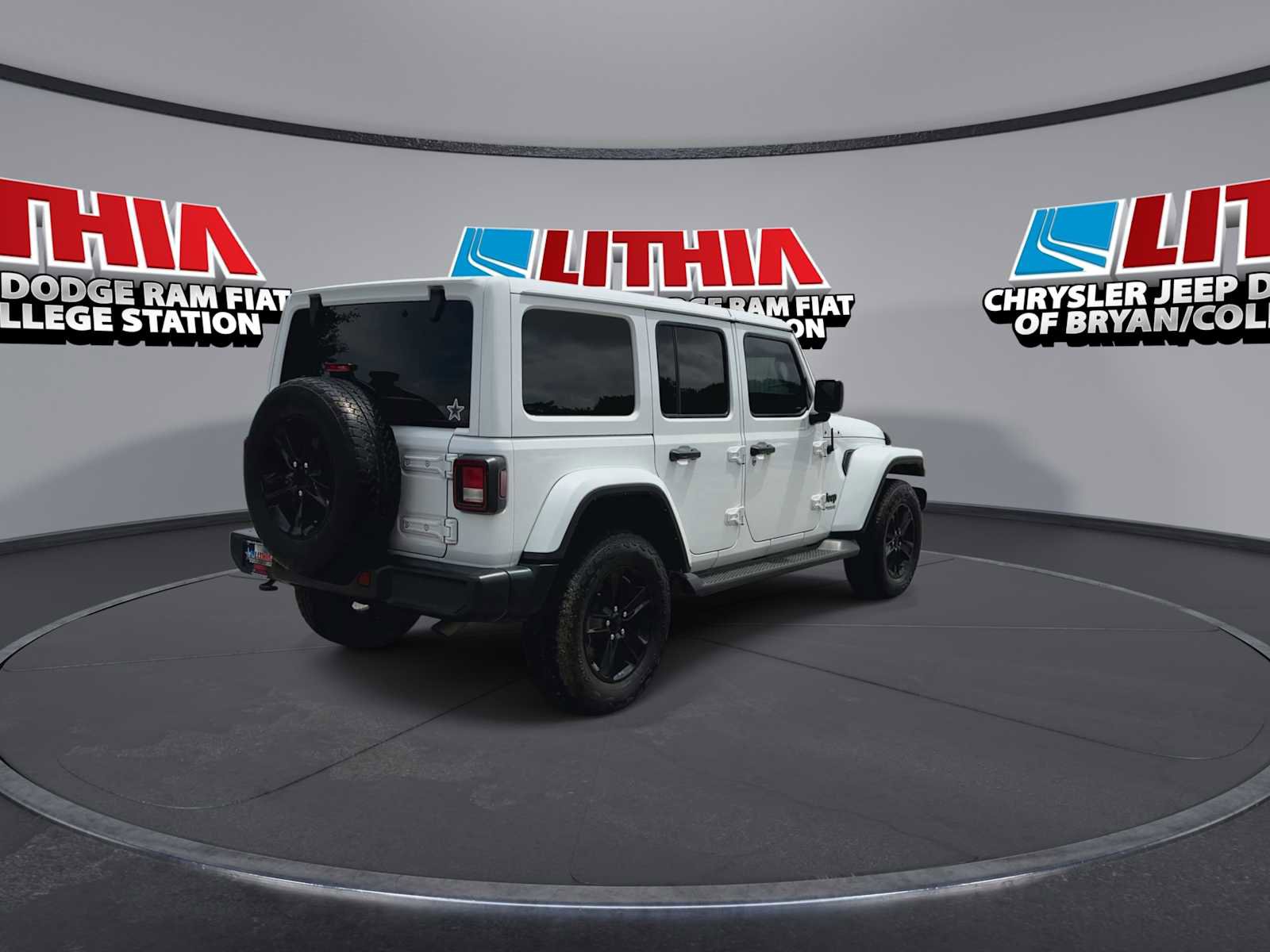 Used 2022 Jeep Wrangler Unlimited Sahara AWD/4WD image 8