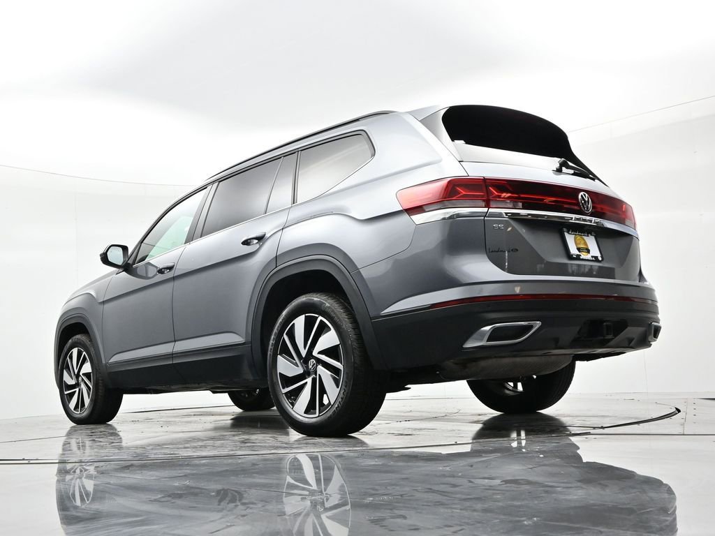 Used 2025 Volkswagen Atlas SE image 21