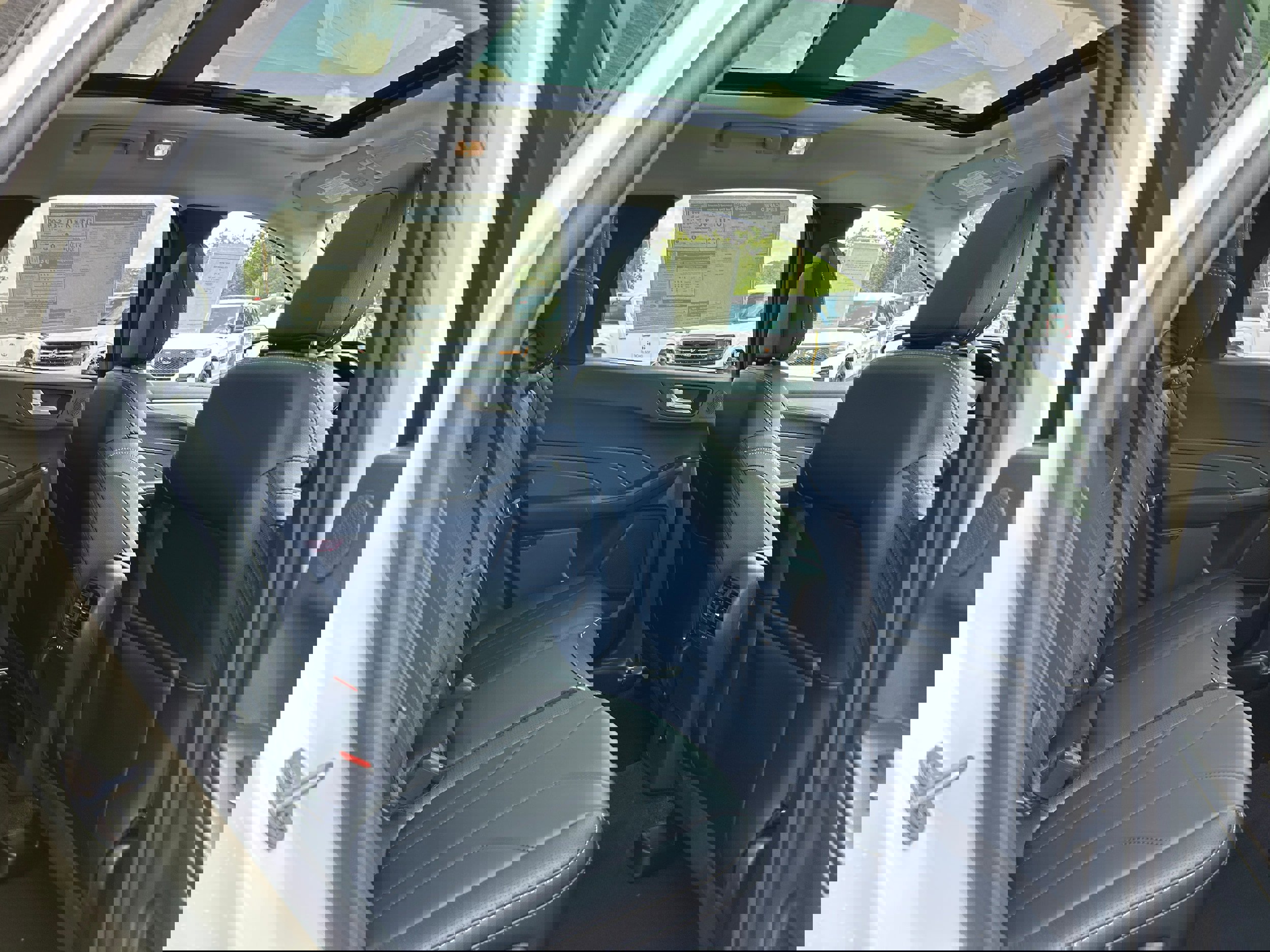 New 2025 Ford Escape SE w/ PHEV Premium Package FWD image 30