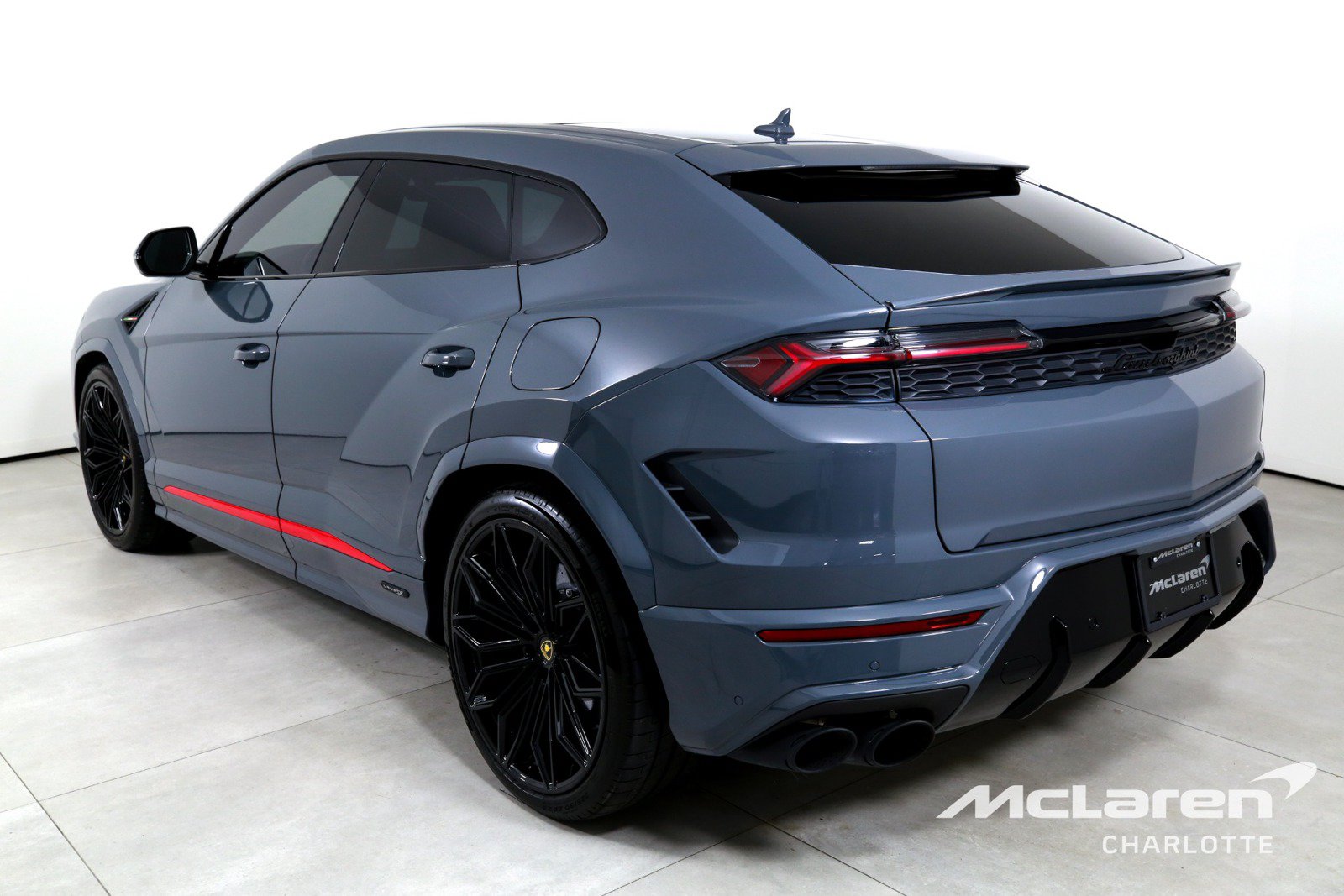 Used 2025 Lamborghini Urus SE AWD/4WD image 6