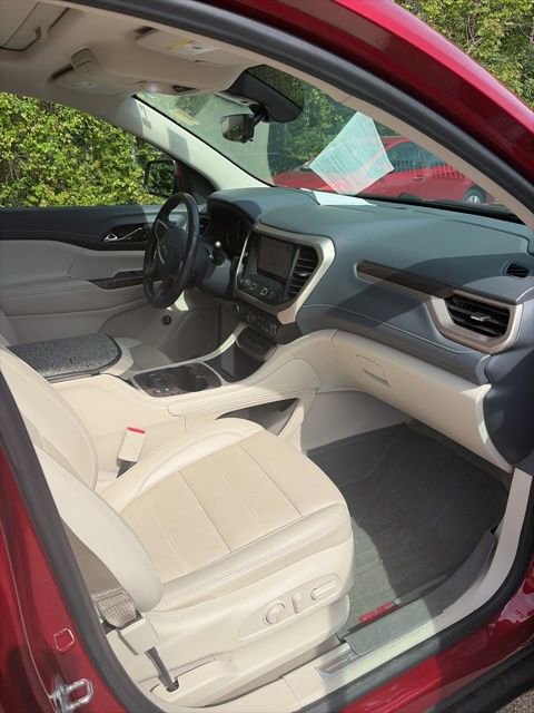 Used 2021 GMC Acadia Denali w/ Denali Technology Package image 21