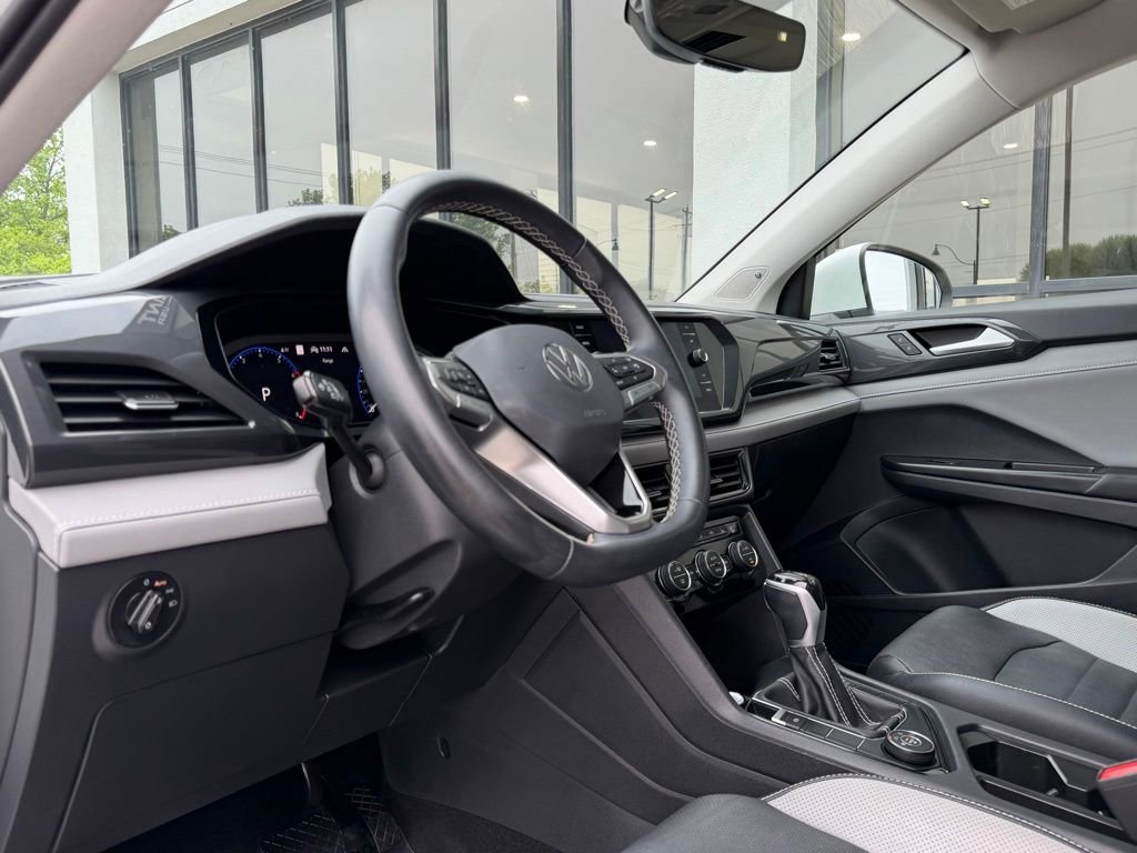 Used 2023 Volkswagen Taos SEL AWD/4WD image 2