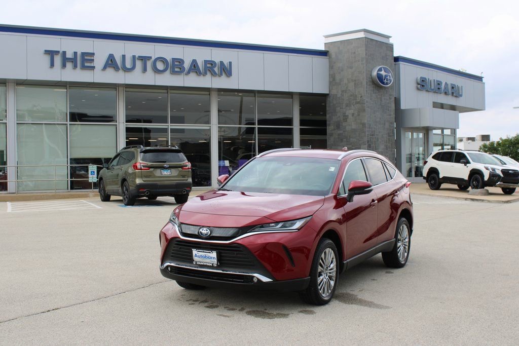 Used 2024 Toyota Venza XLE AWD/4WD image 1