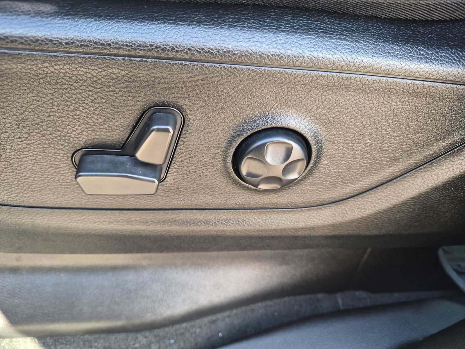 Used 2022 RAM 1500 Laramie AWD/4WD image 14