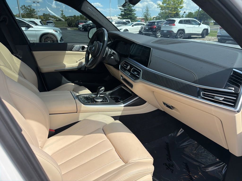 Used 2022 BMW X7 xDrive40i w/ M Sport Package AWD/4WD image 20