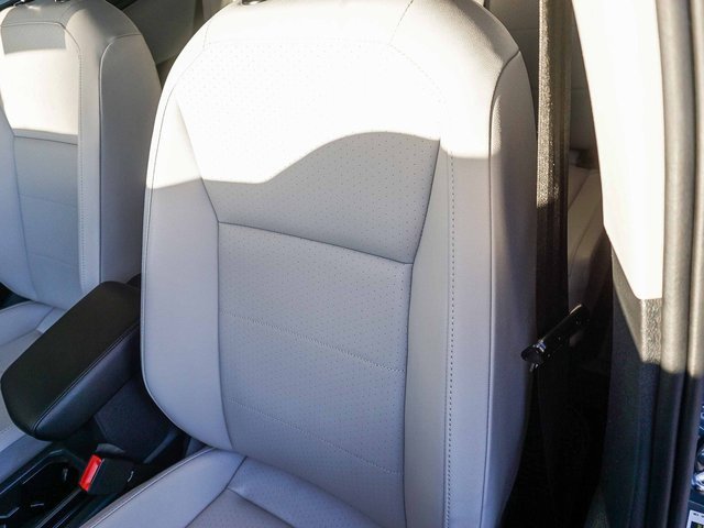 Used 2019 Volkswagen Tiguan SE w/ Panoramic Sunroof Package image 21