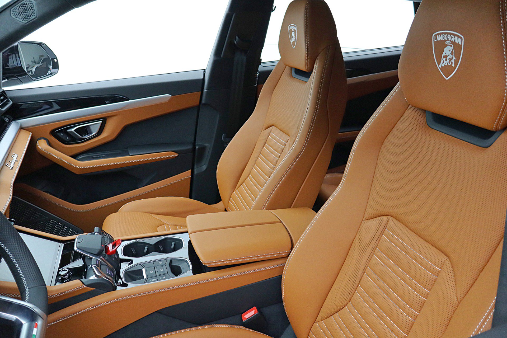 Used 2026 Lamborghini Urus SE AWD/4WD image 47