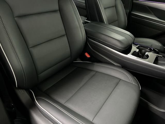 Certified 2025 Buick Enclave Preferred image 28