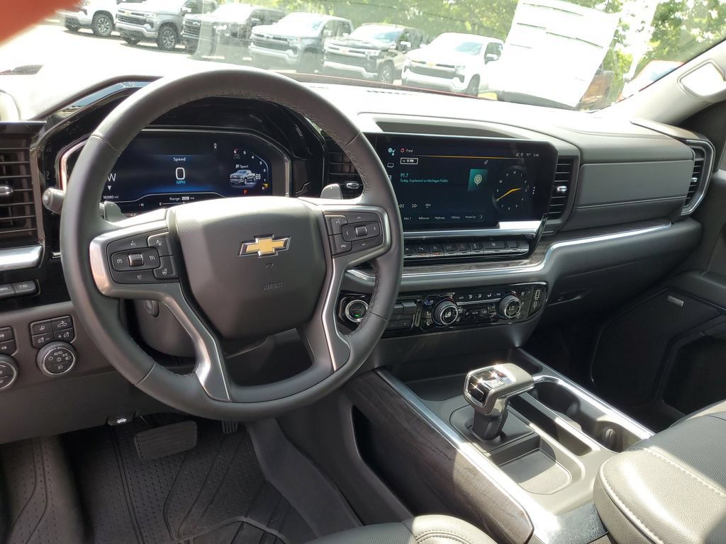 Used 2024 Chevrolet Silverado 1500 LTZ w/ Technology Package AWD/4WD image 7