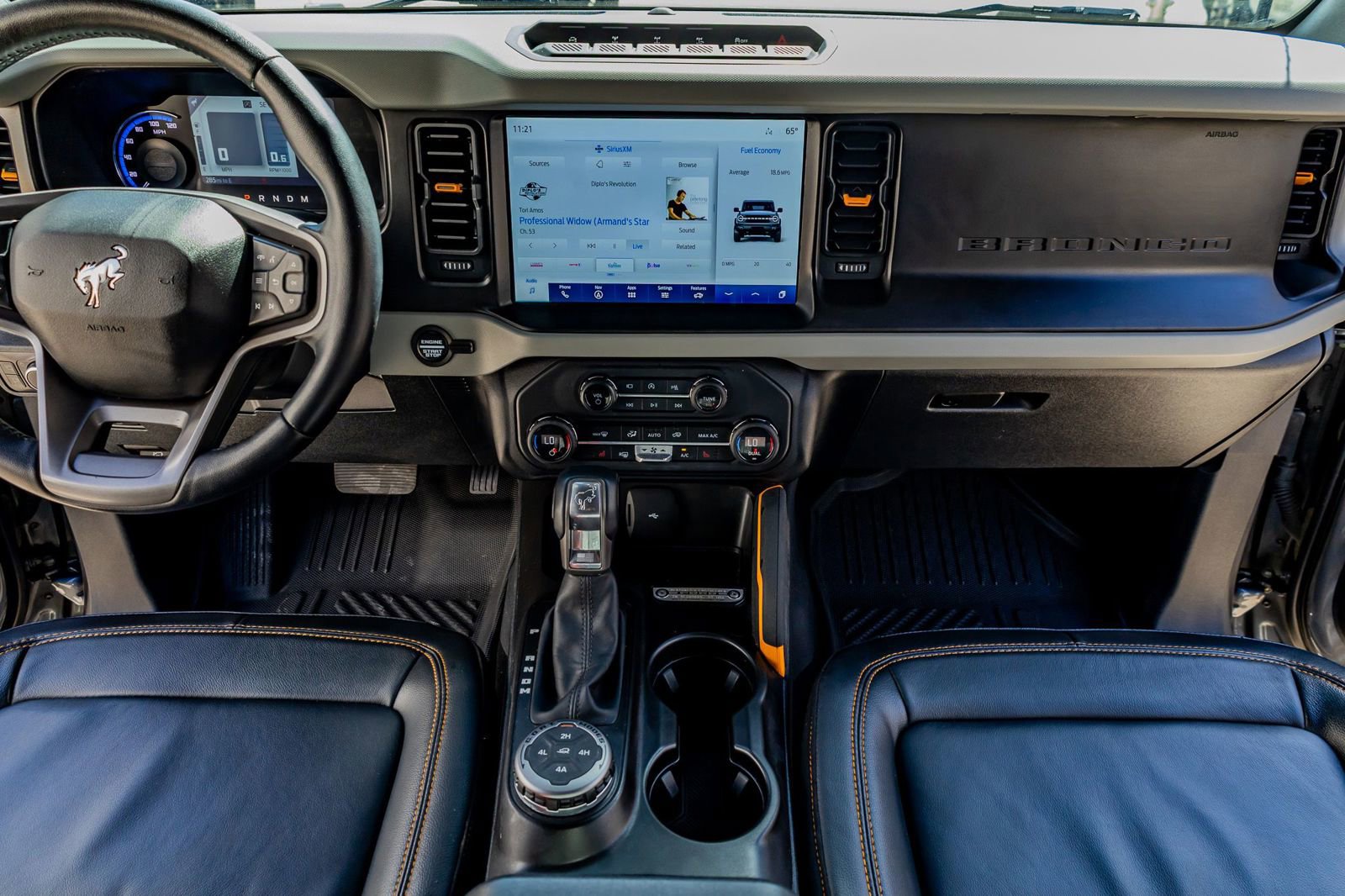 Used 2023 Ford Bronco Badlands w/ Sasquatch Package AWD/4WD image 23