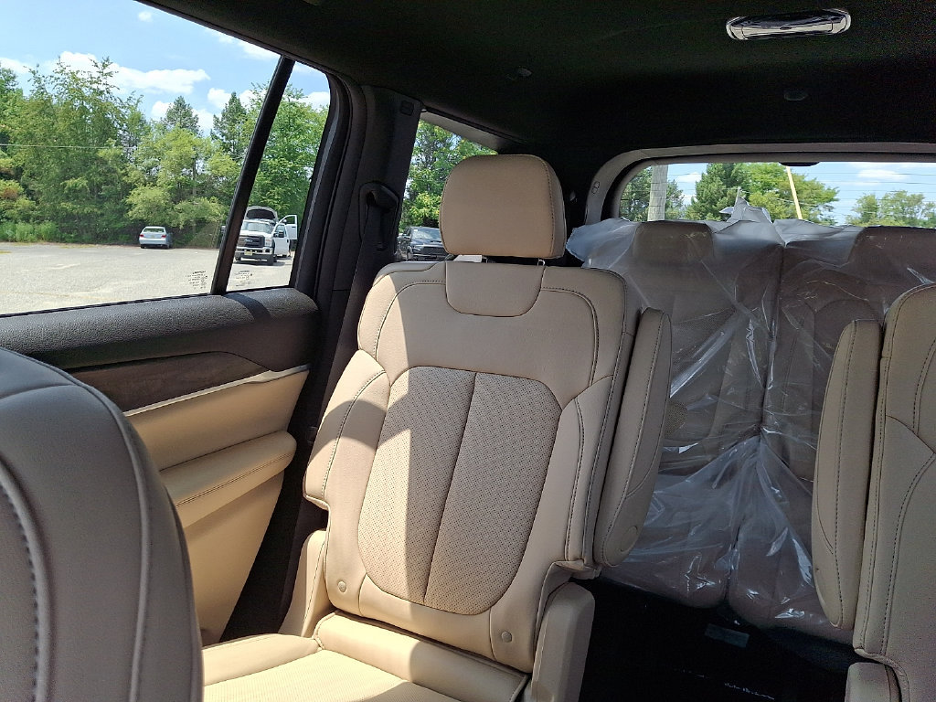 New 2026 Jeep Grand Cherokee L Limited w/ Luxury Tech Group II AWD/4WD image 13