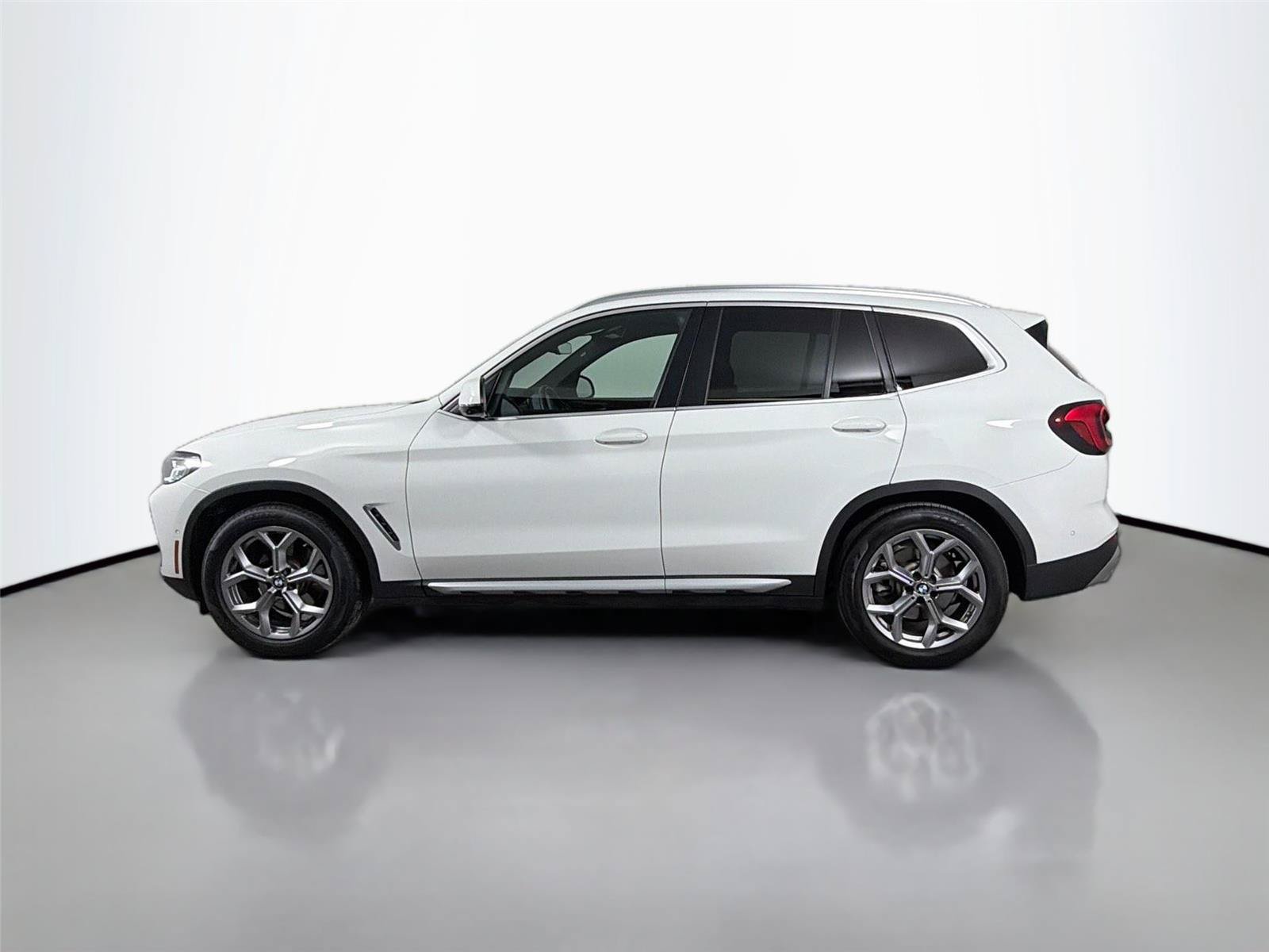 Certified 2023 BMW X3 sDrive30i w/ Convenience Package RWD image 9