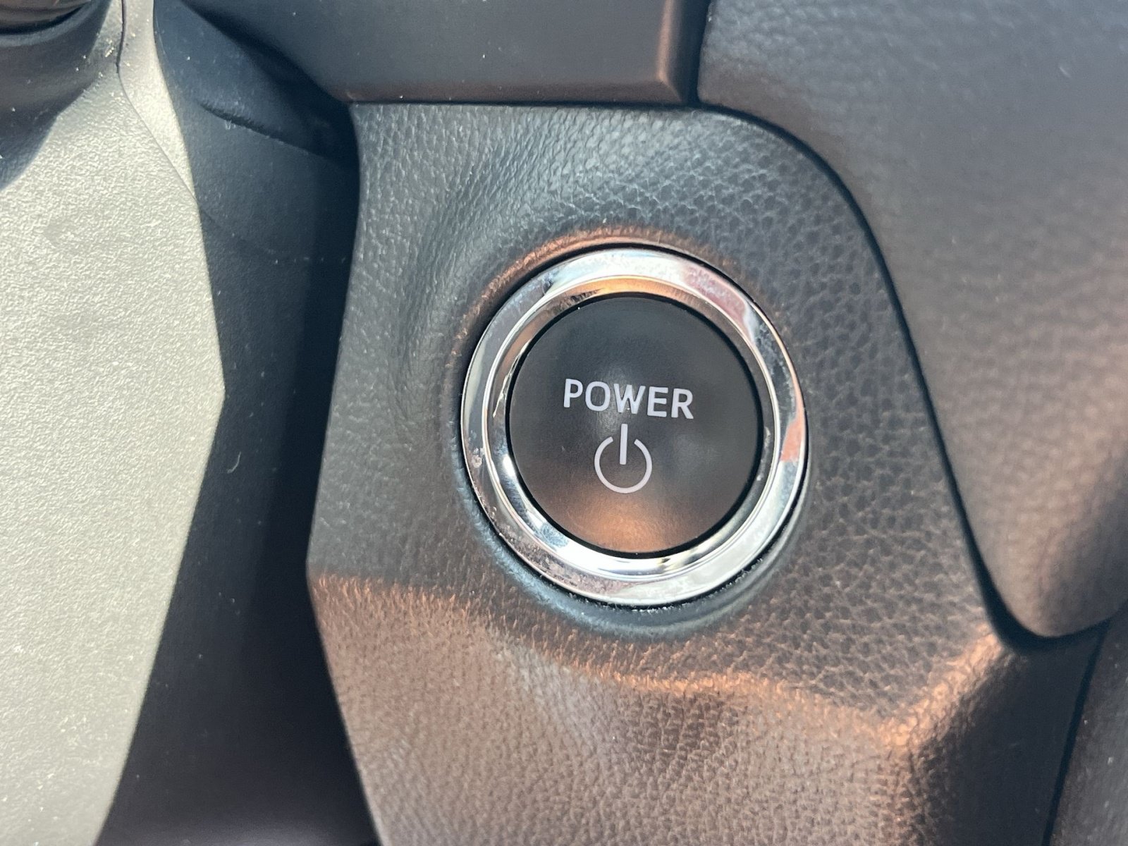 Used 2025 Toyota RAV4 XLE AWD/4WD image 29