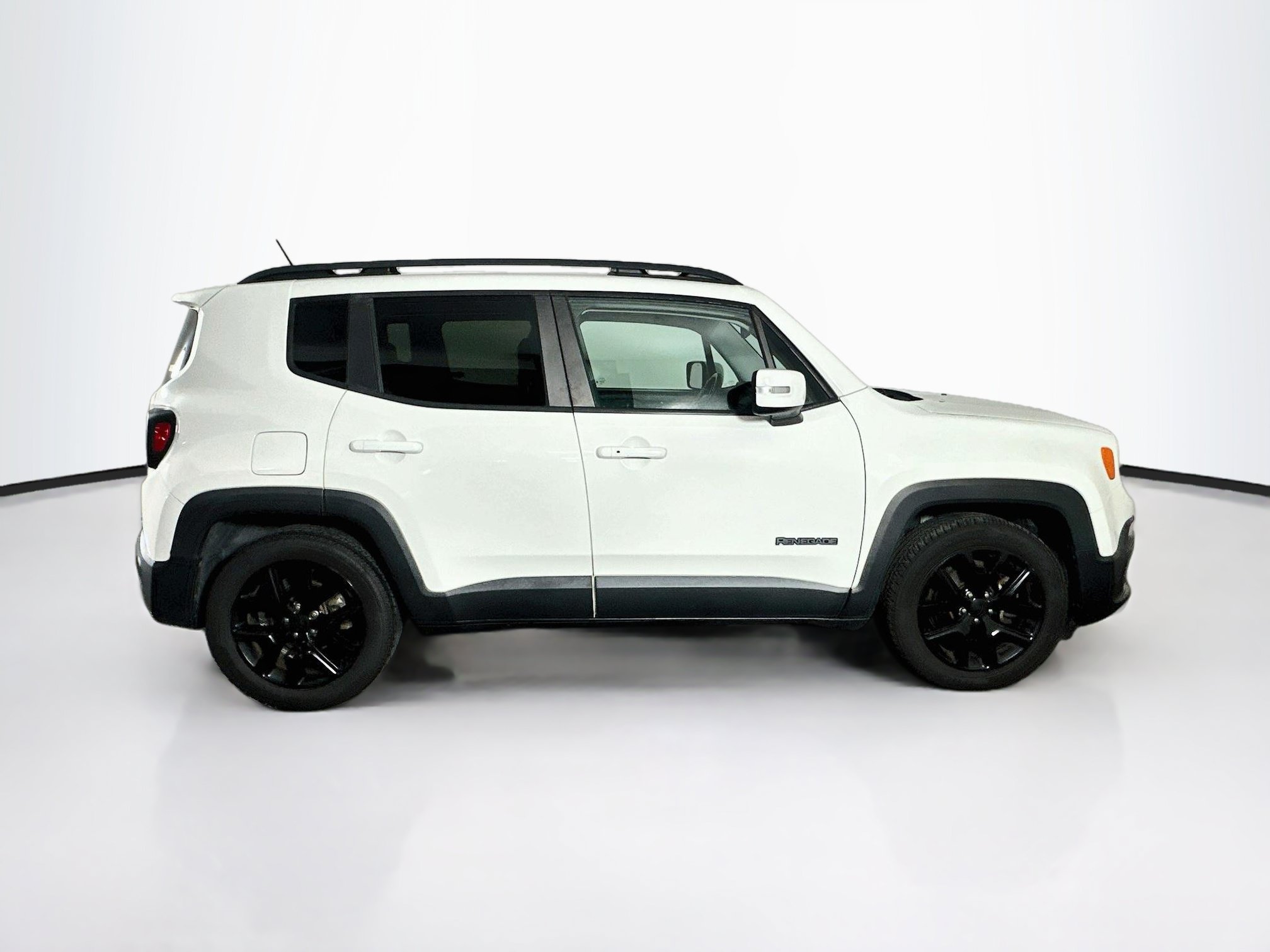 Used 2017 Jeep Renegade Altitude FWD image 10
